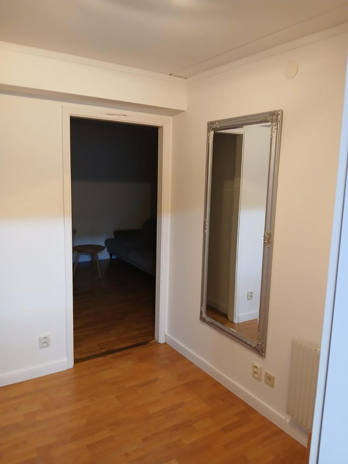 3 Laegenheter Med Totalt 5 Sovrum Och 8 Baeddar Ruda Exterior foto