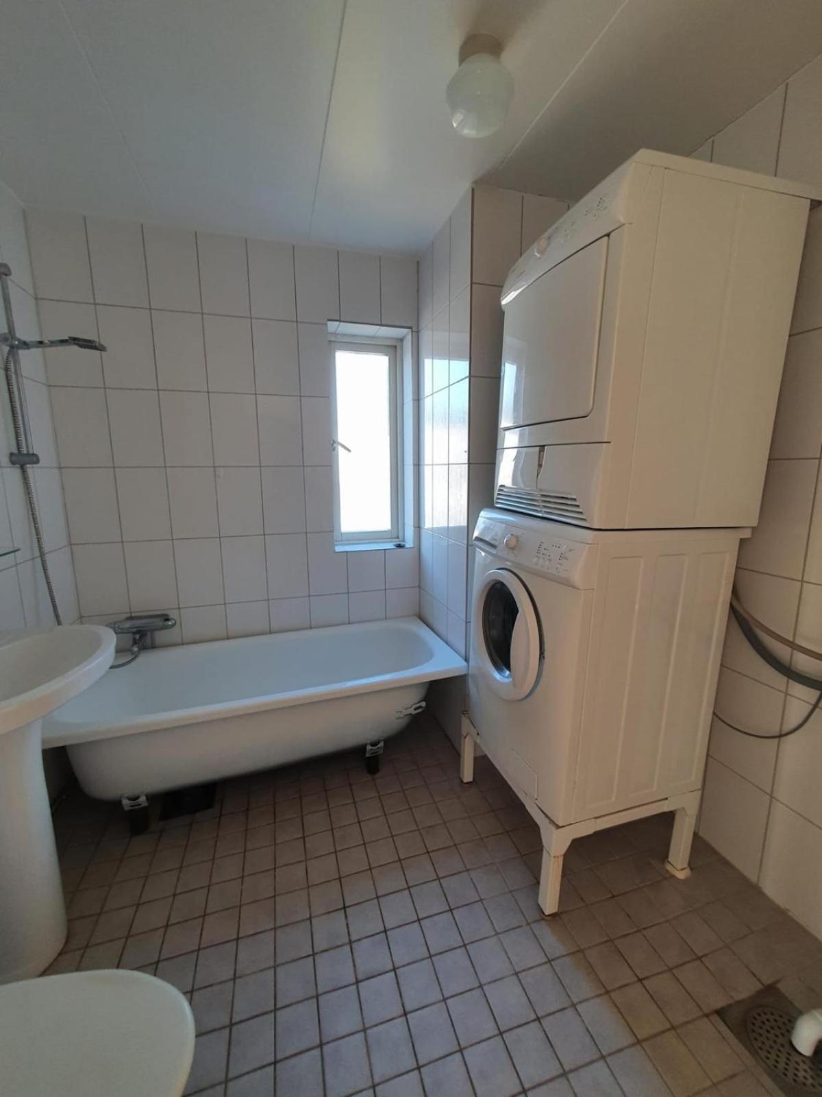 3 Laegenheter Med Totalt 5 Sovrum Och 8 Baeddar Ruda Exterior foto